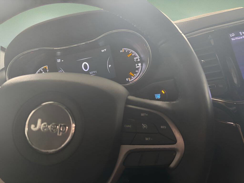 Used 2019 Jeep Grand Cherokee Limited image 12