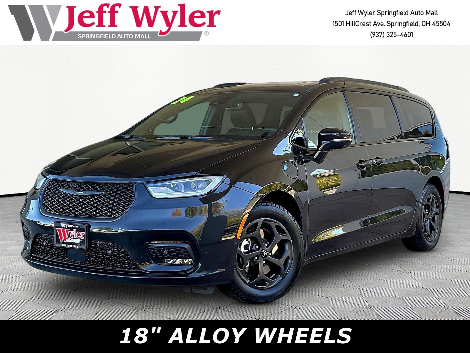 Used 2024 Chrysler Pacifica Premium