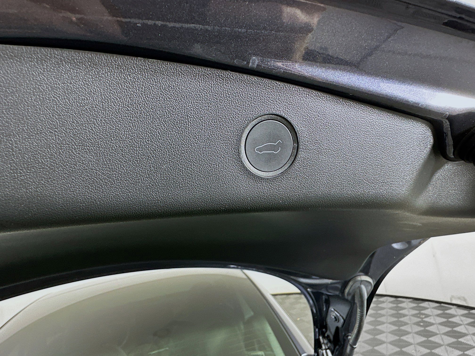 Used 2023 Tesla Model 3 Standard Range image 28