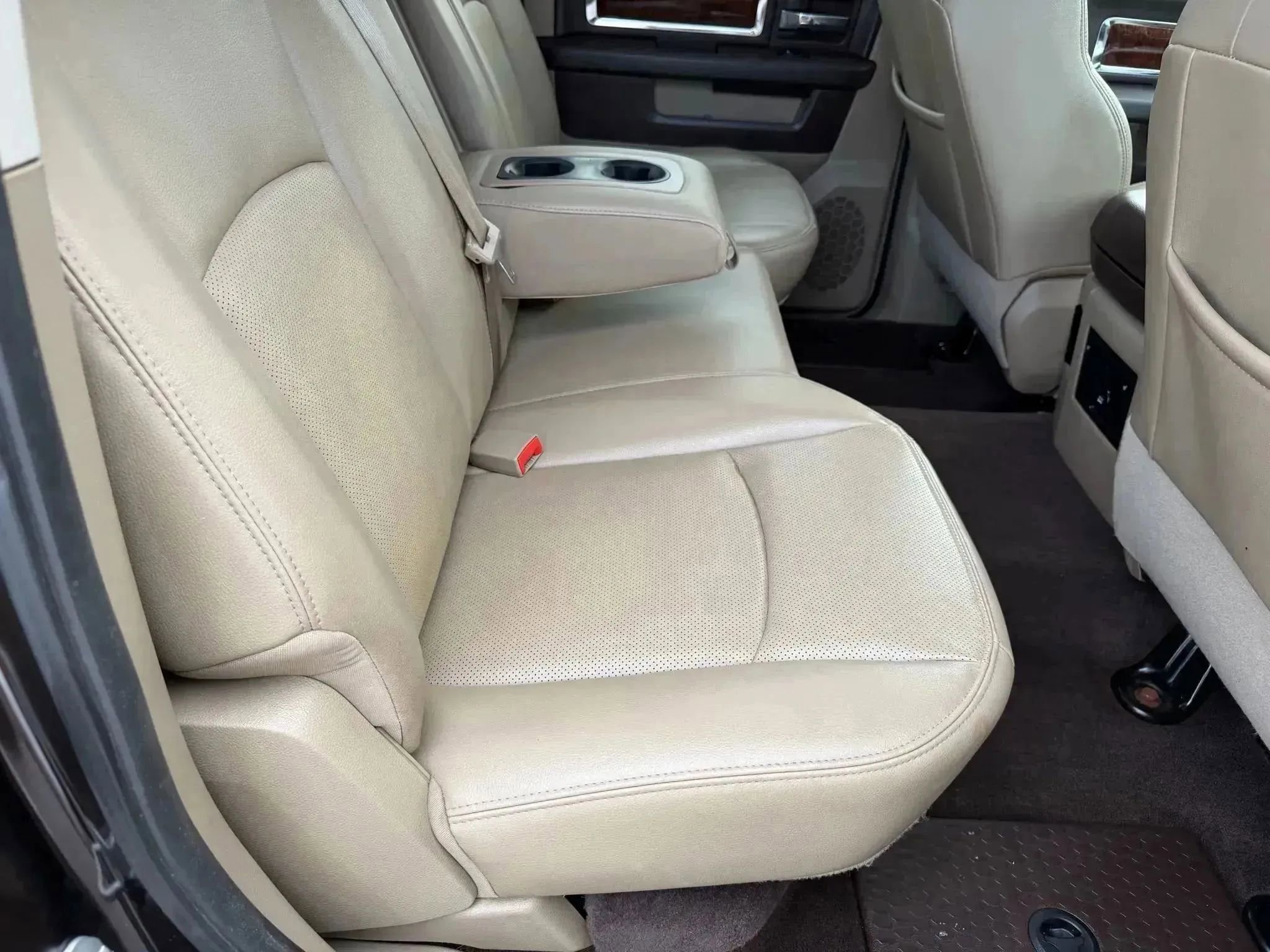 Used 2011 RAM 1500 Laramie AWD/4WD image 11