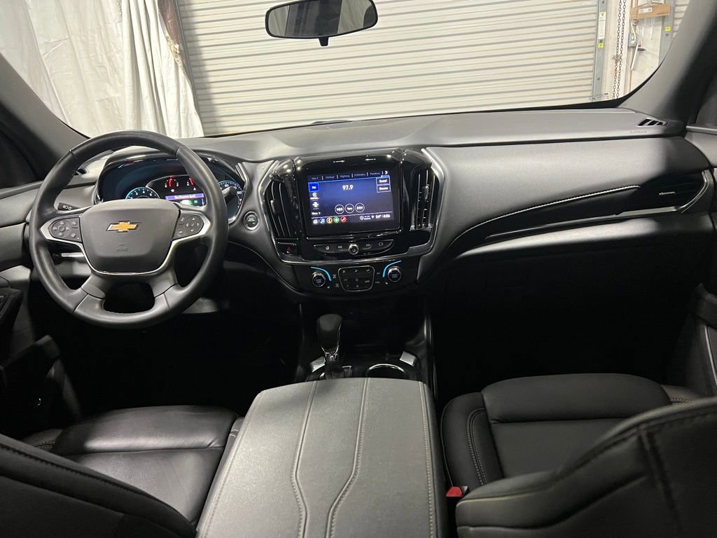 Used 2023 Chevrolet Traverse LT image 17