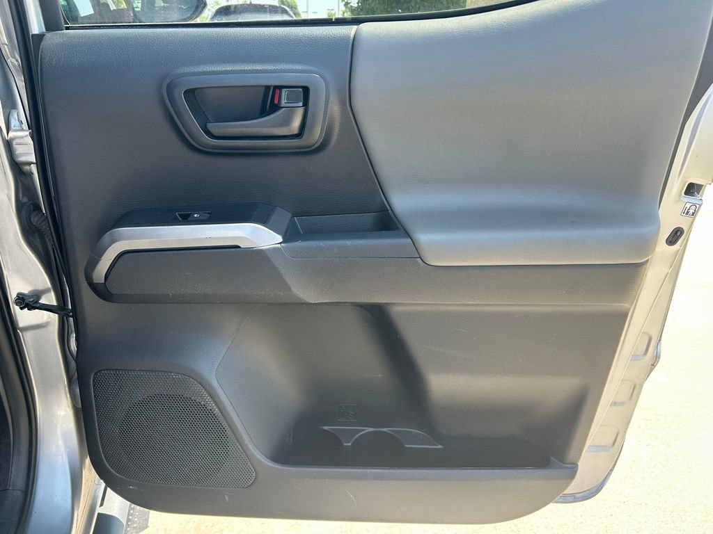 Used 2019 Toyota Tacoma SR5 AWD/4WD image 28