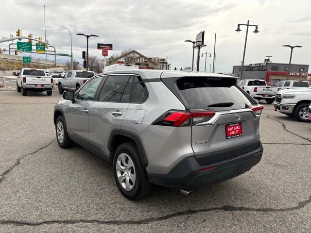 Used 2024 Toyota RAV4 LE AWD/4WD image 3