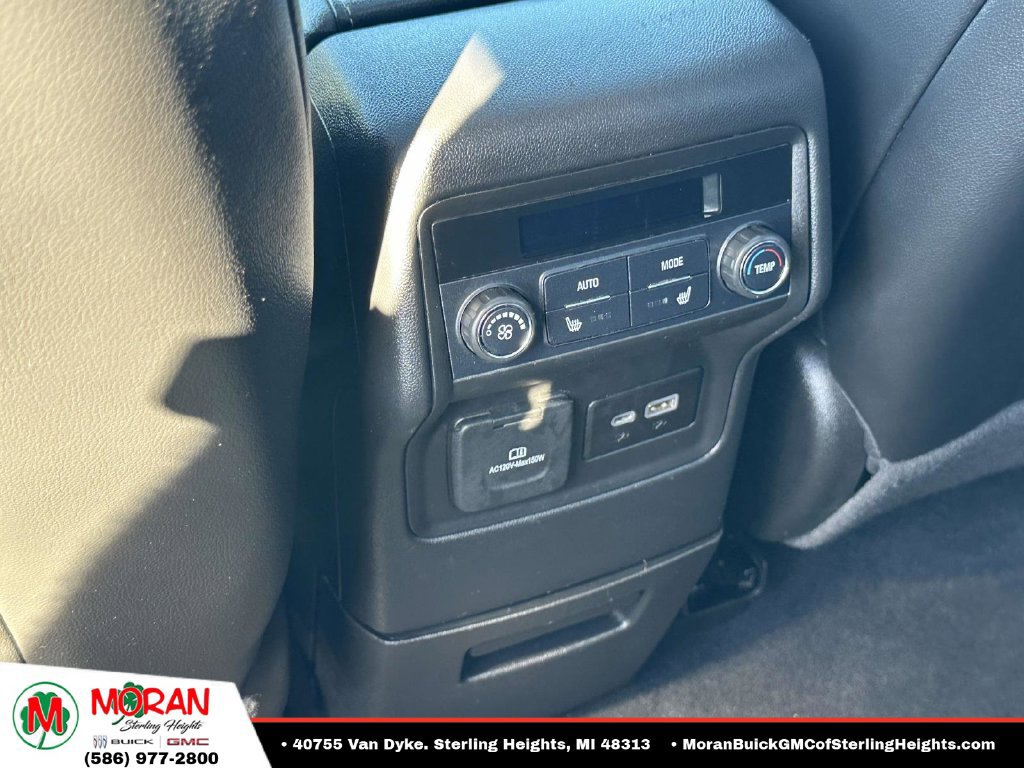 Certified 2021 GMC Acadia SLT w/ Technology Package AWD/4WD image 13
