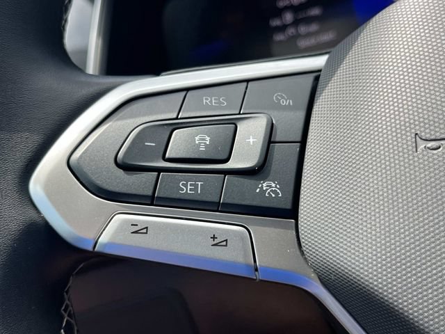 Used 2024 Volkswagen Tiguan SE AWD/4WD image 36