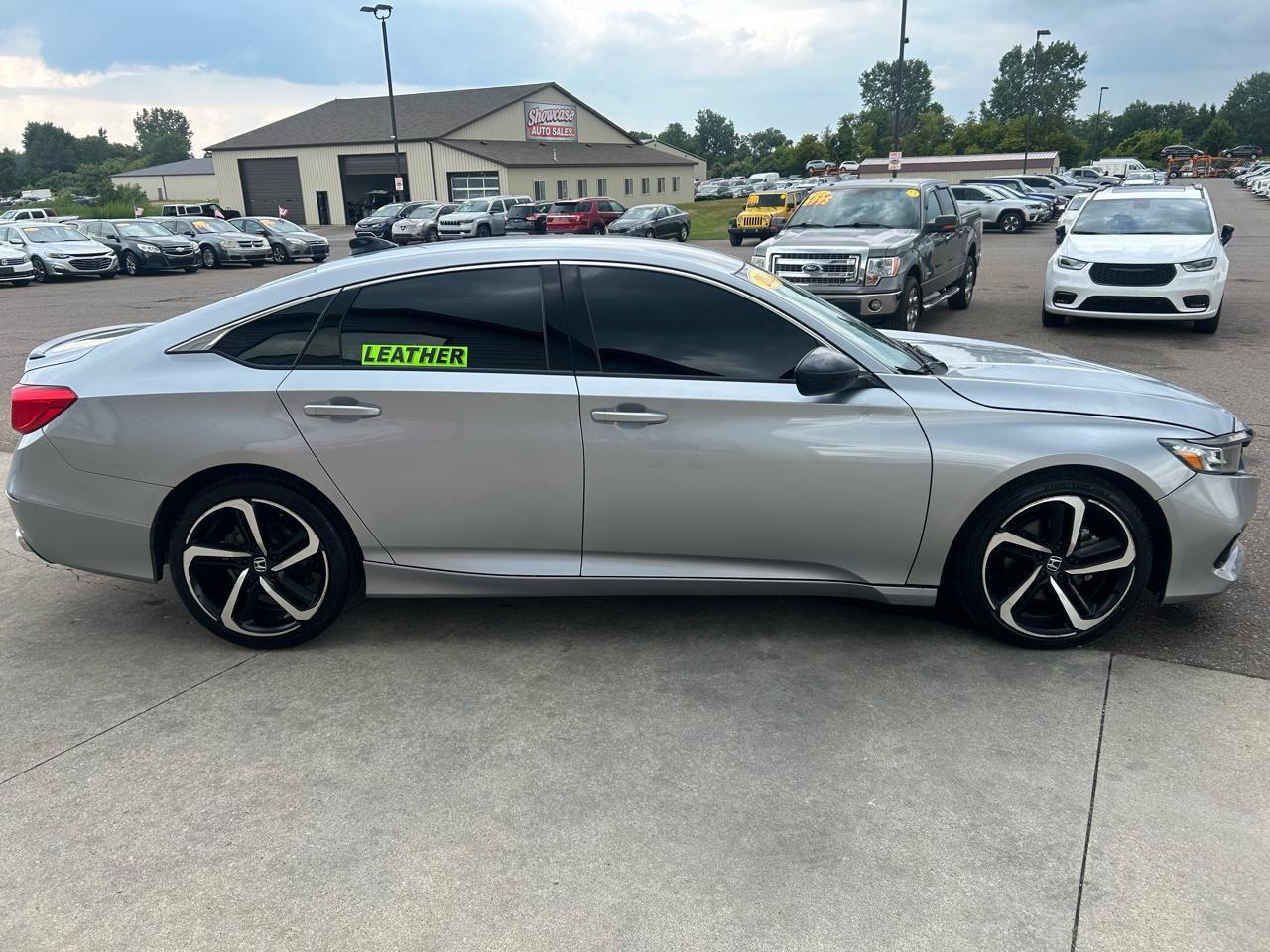Used 2022 Honda Accord Sport image 4
