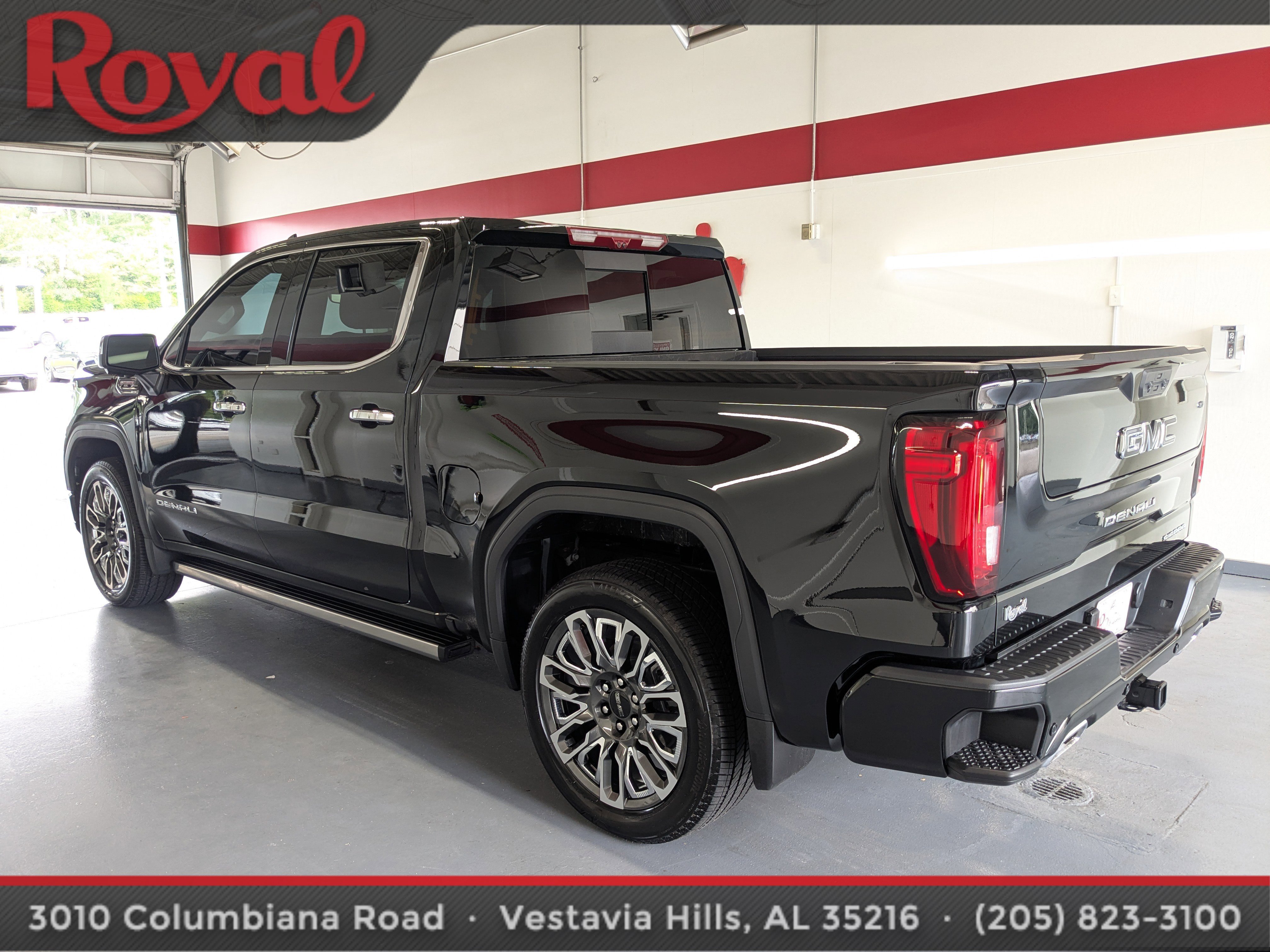 Used 2025 GMC Sierra 1500 Denali Ultimate AWD/4WD image 2