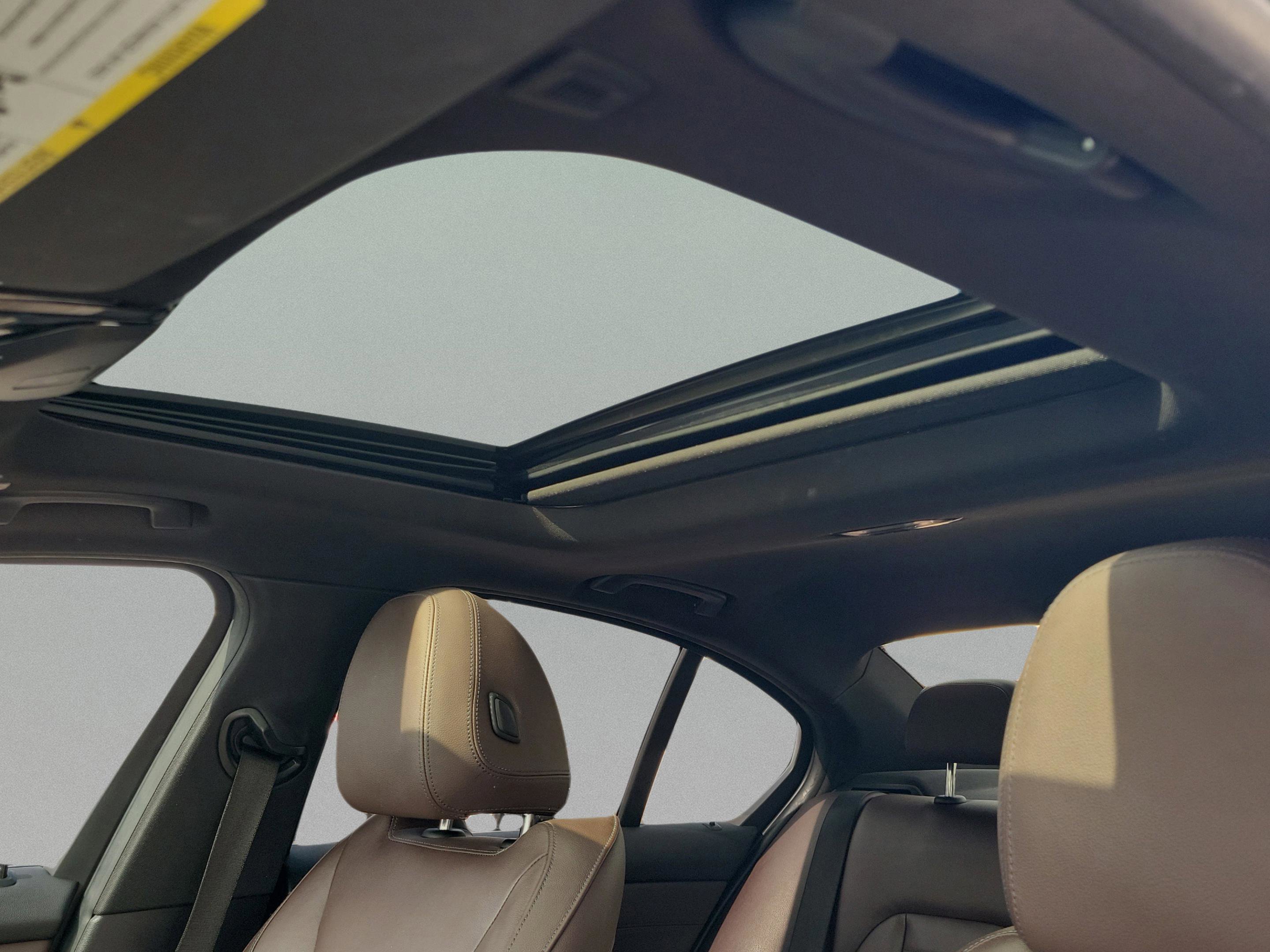 Used 2020 BMW 330i Sedan w/ Convenience Package image 28