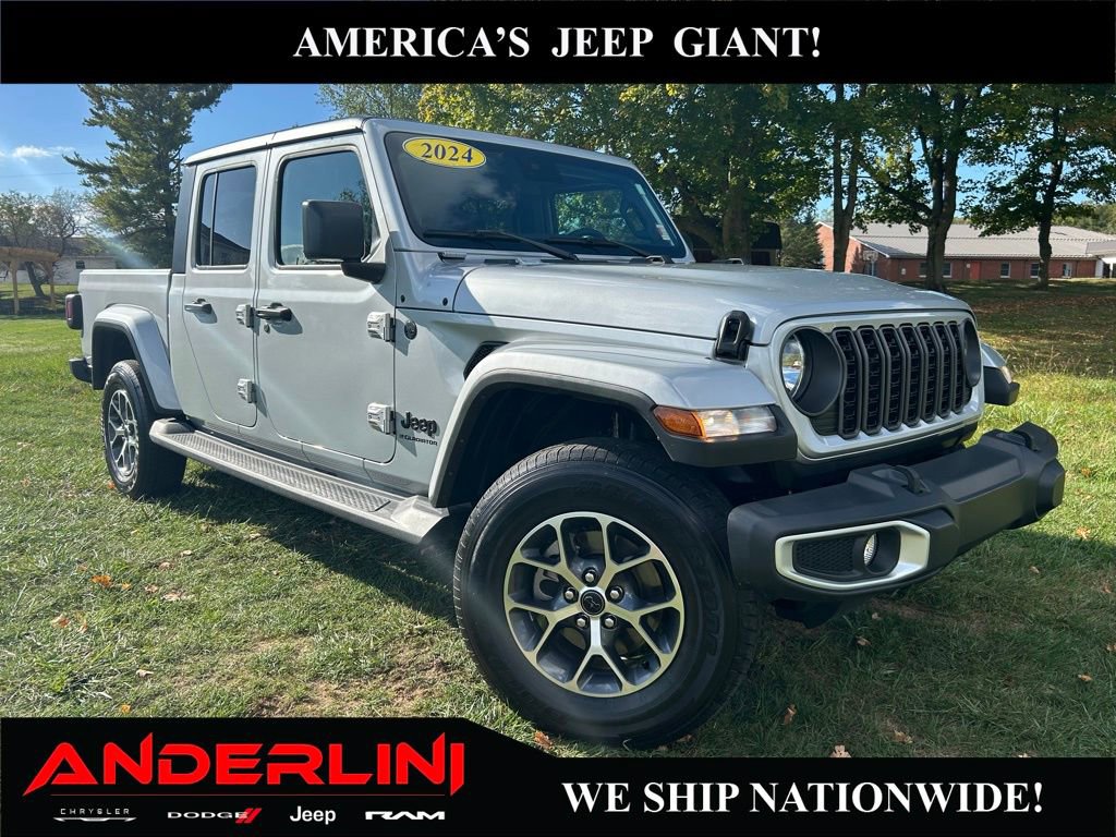 Used 2024 Jeep Gladiator Sport image 1