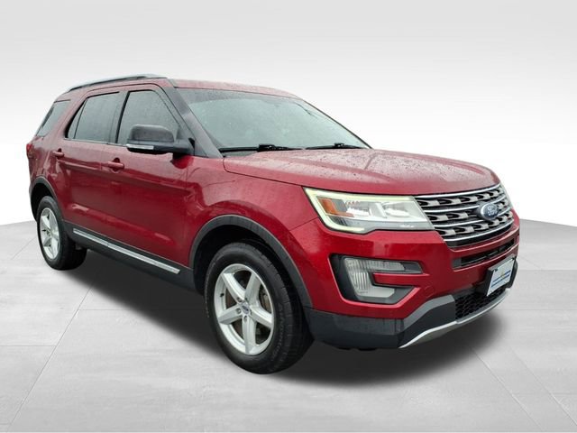 Used 2017 Ford Explorer XLT w/ Equipment Group 202A image 14