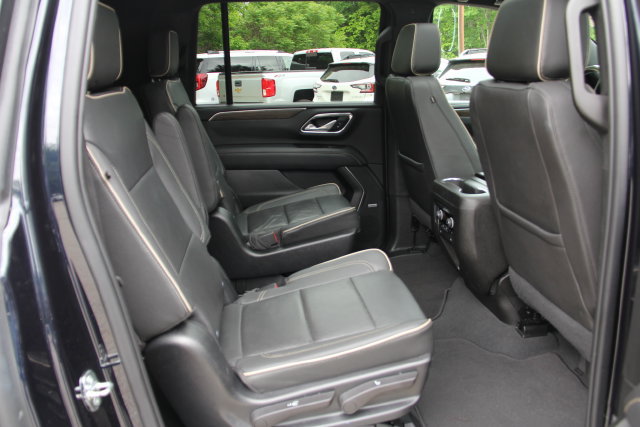 Used 2023 Chevrolet Suburban Premier AWD/4WD image 40