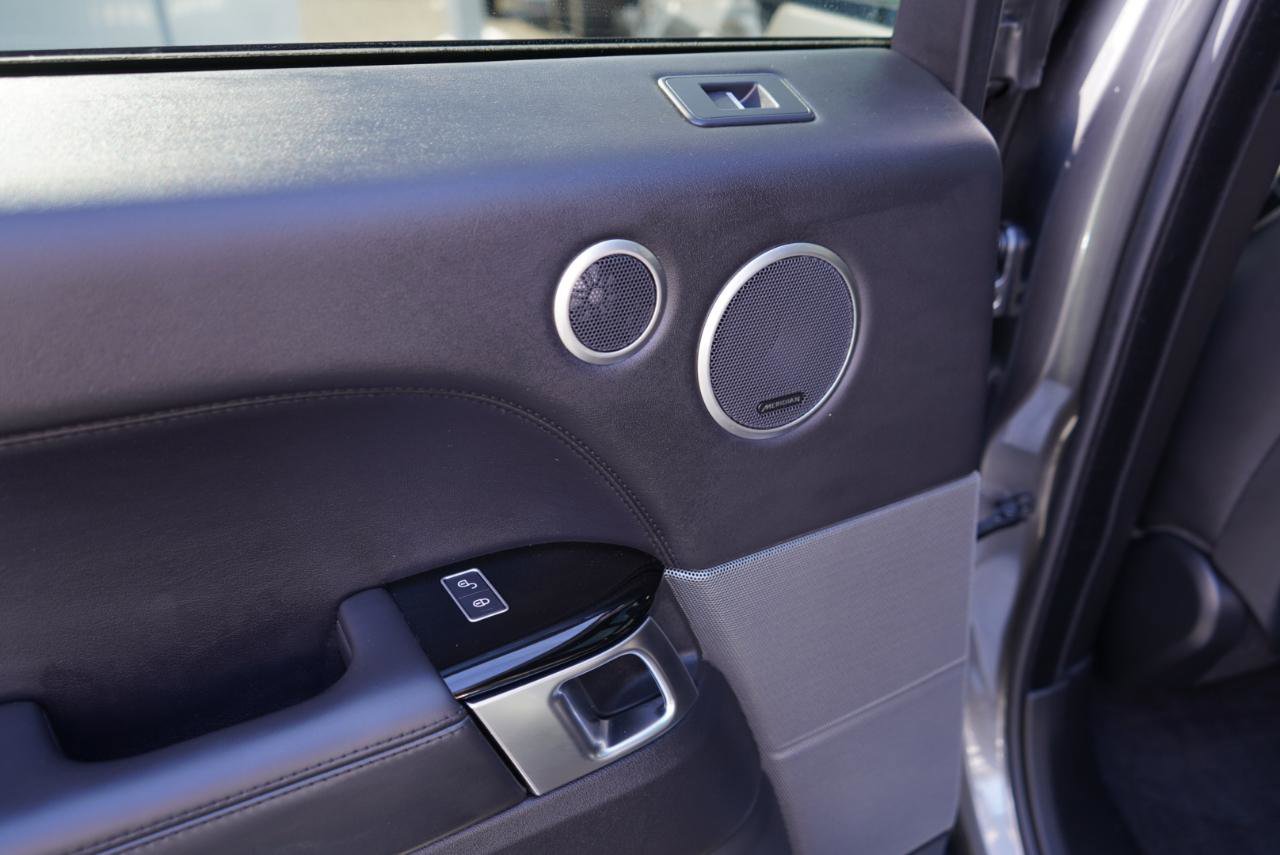 Used 2016 Land Rover Range Rover Sport HSE image 44