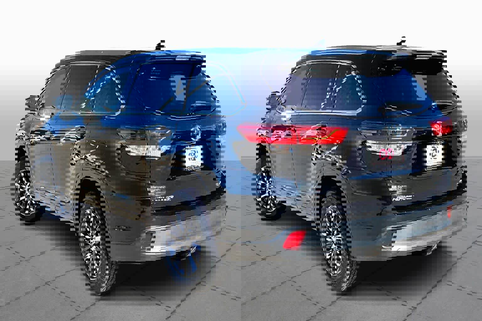 Used 2018 Toyota Highlander XLE image 10