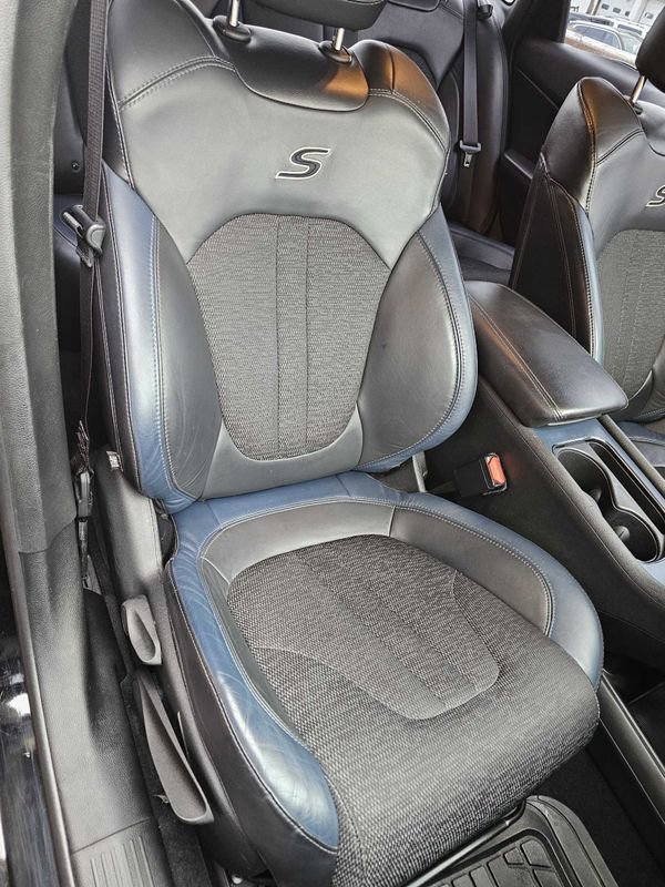 Used 2015 Chrysler 200 S w/ Comfort Group image 13