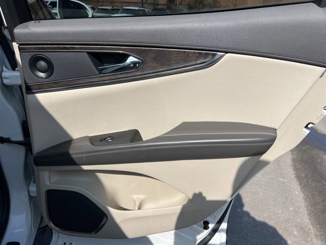 Used 2020 Lincoln Nautilus Reserve image 13