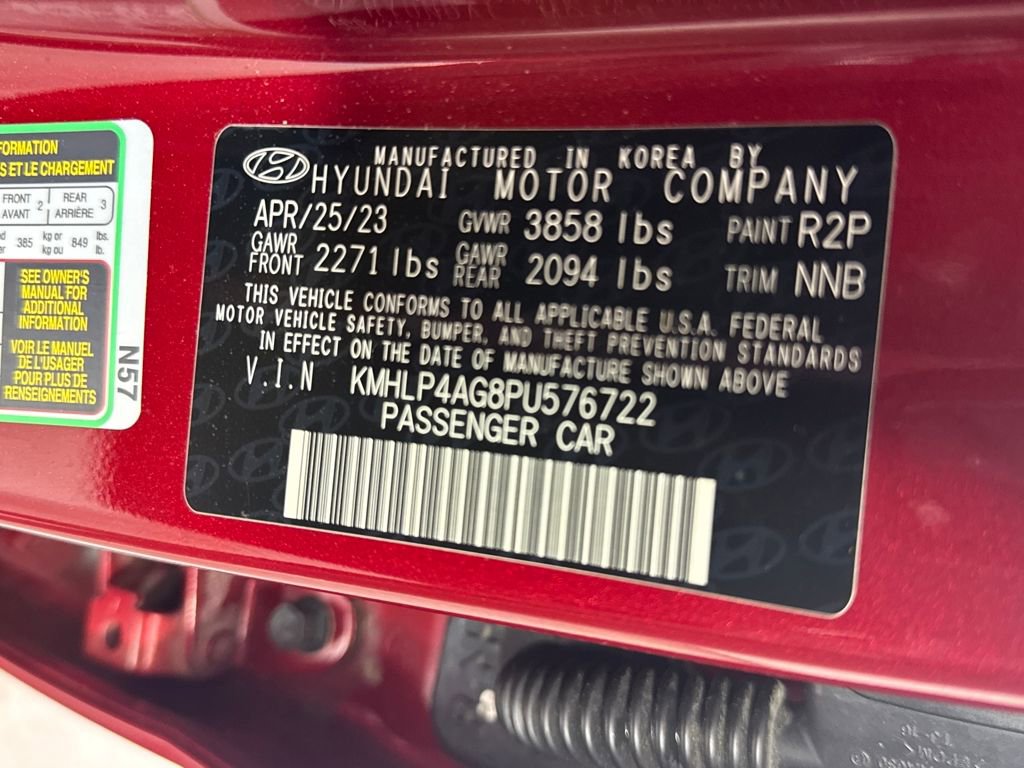 Used 2023 Hyundai Elantra Limited image 29