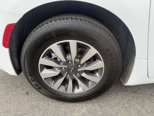 Certified 2023 Chrysler Pacifica Limited image 35