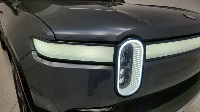 Used 2023 Rivian R1T Adventure Dual AWD/4WD image 22