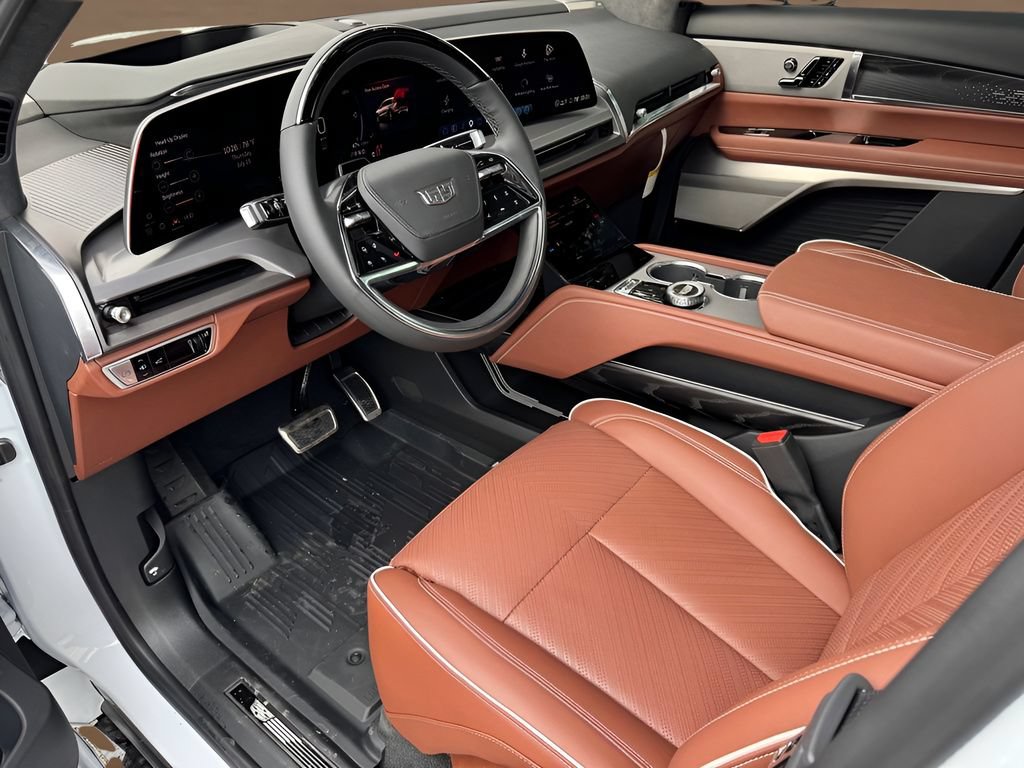 New 2027 Cadillac Vistiq Platinum w/ LPO, Floor Liner Package AWD/4WD image 10