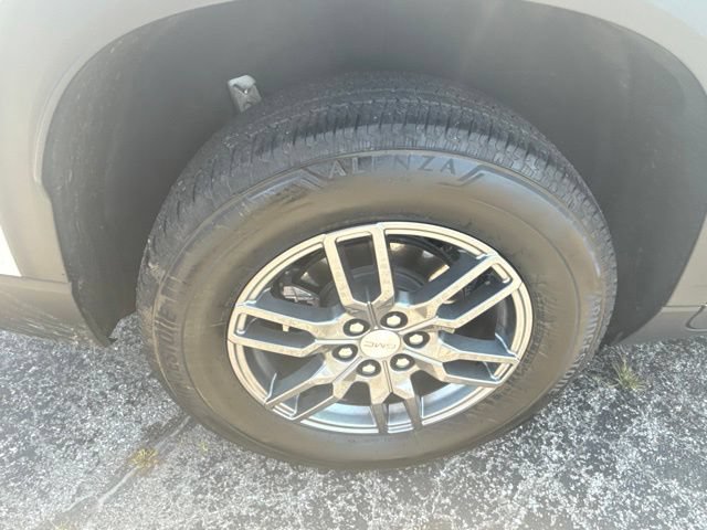 Certified 2025 GMC Acadia Elevation FWD image 10