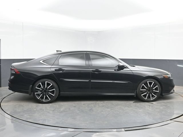 Used 2023 Honda Accord Touring image 11