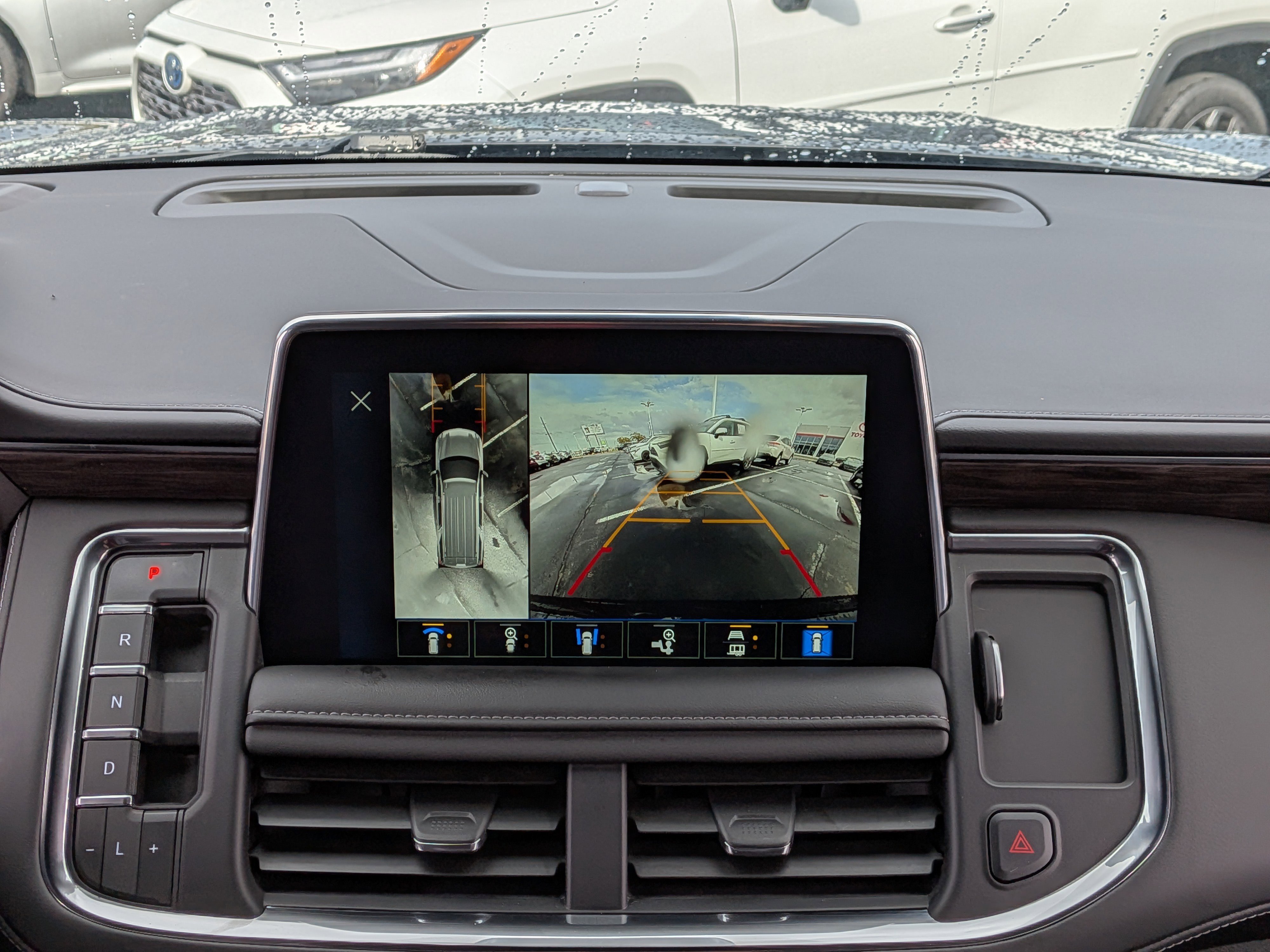 Used 2024 Chevrolet Suburban LT w/ Luxury Package image 35