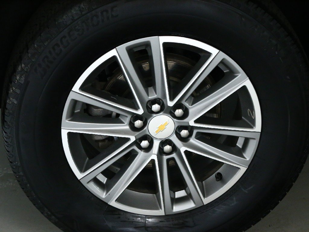 Used 2023 Chevrolet Traverse LT image 12