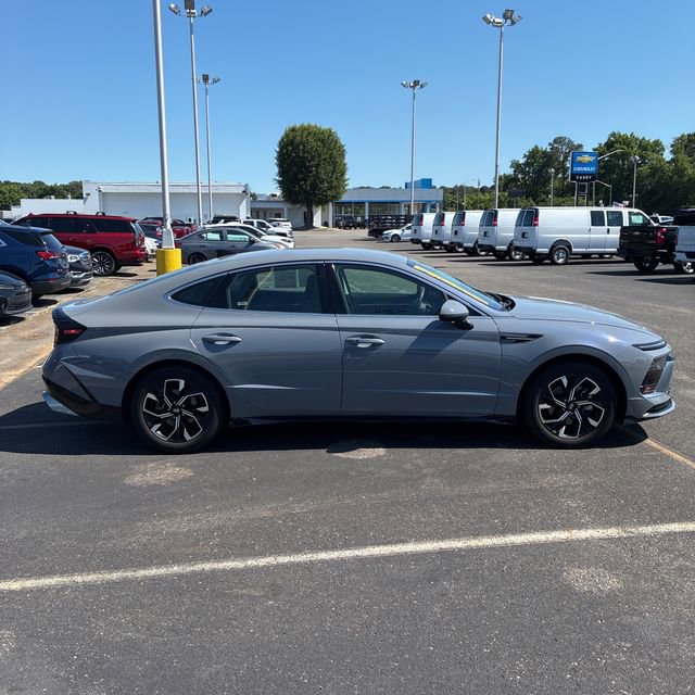 Used 2025 Hyundai Sonata SEL FWD image 6