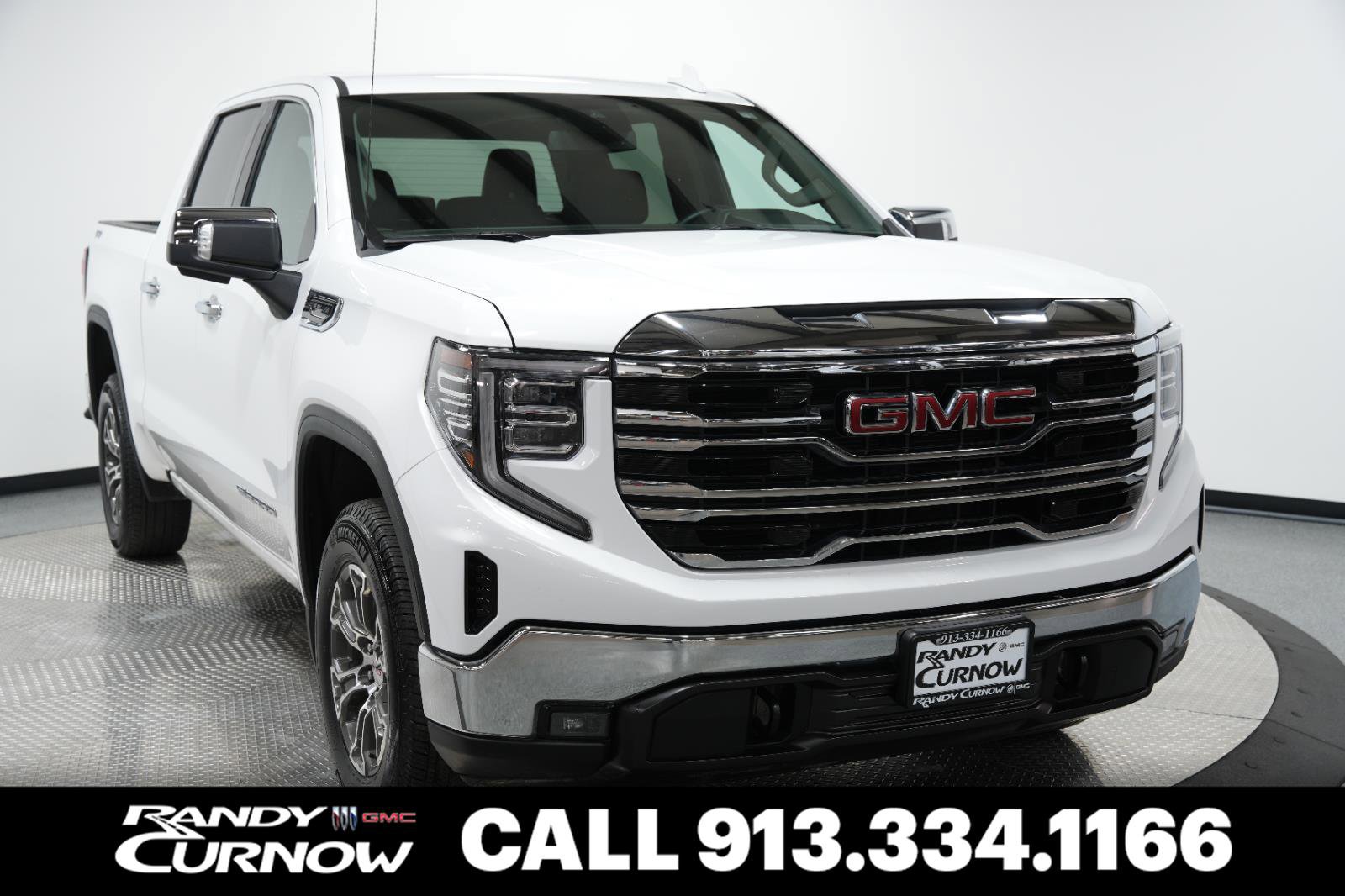 Used 2025 GMC Sierra 1500 SLT image 1