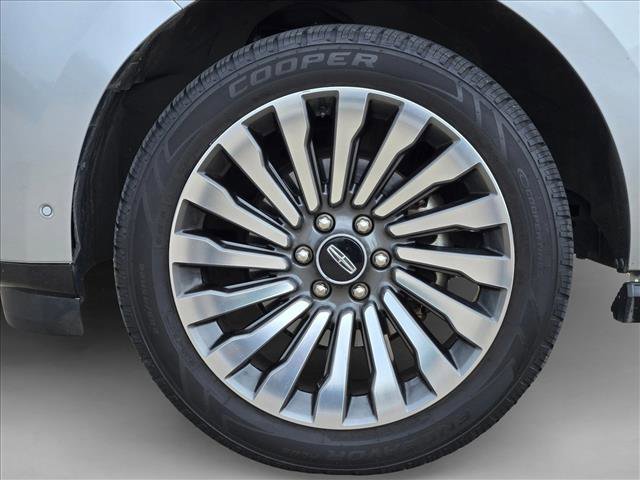 Used 2019 Lincoln Navigator Reserve w/ Cargo Package AWD/4WD image 23