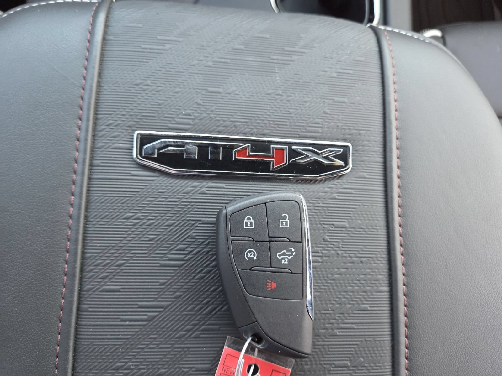 Used 2025 GMC Sierra 2500 AT4X AWD/4WD image 43