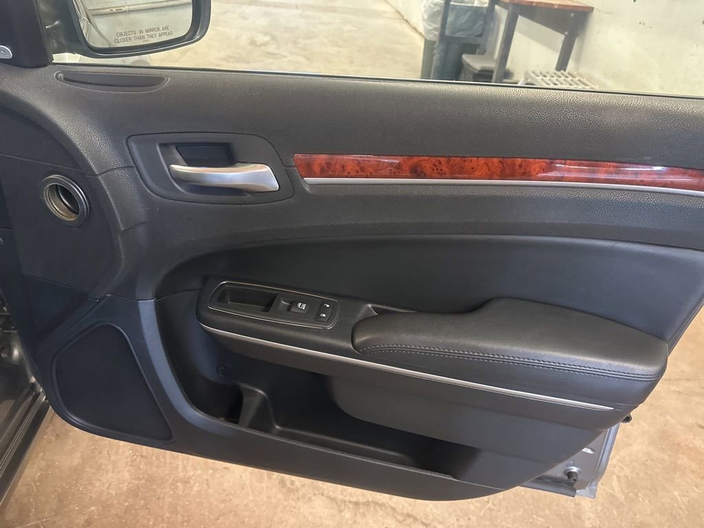 Used 2012 Chrysler 300 Limited image 12