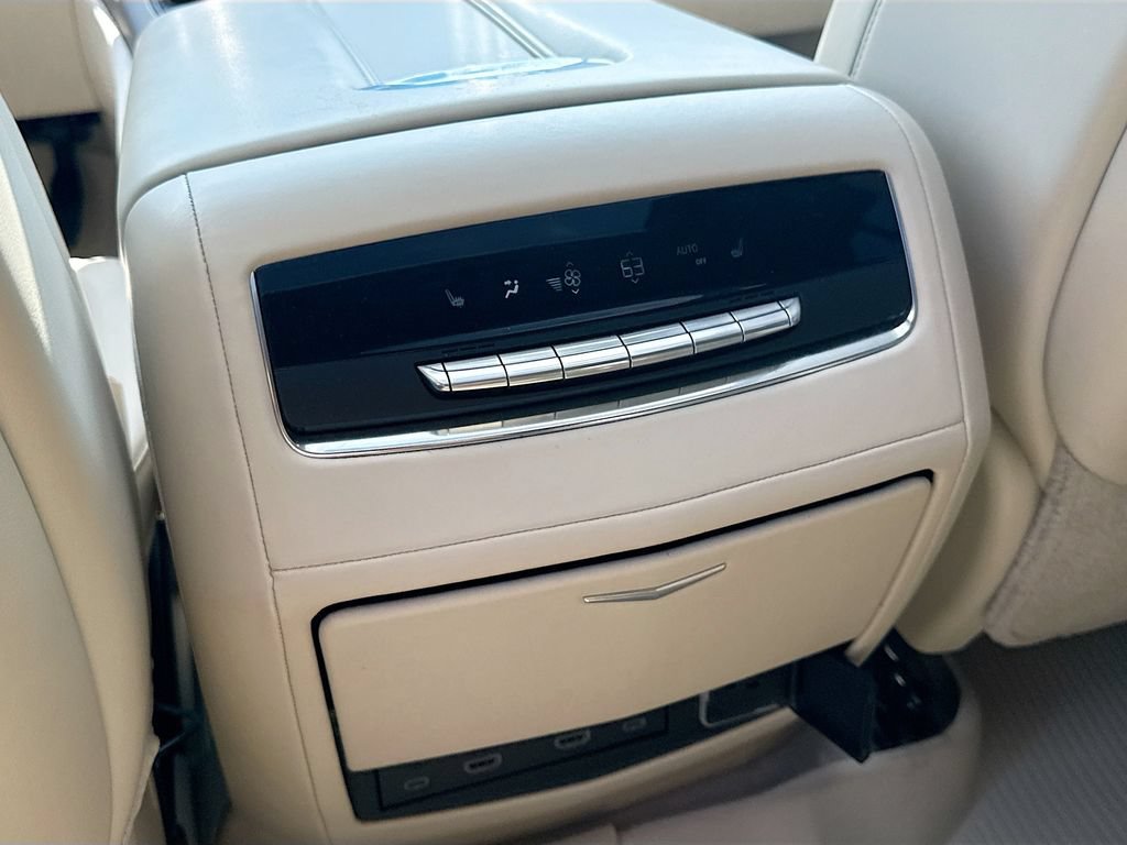 Used 2021 Cadillac Escalade Sport Platinum AWD/4WD image 28