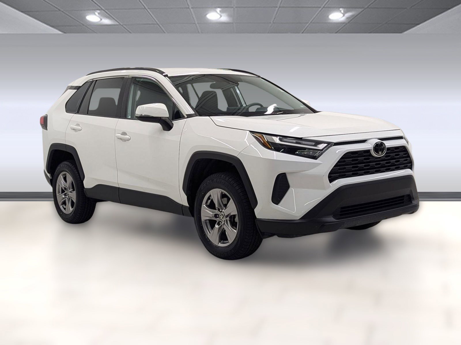 Used 2023 Toyota RAV4 XLE image 6
