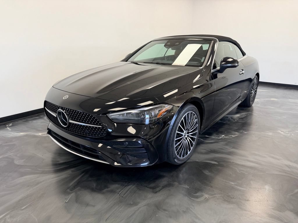Used 2025 Mercedes-Benz CLE 450 4MATIC Cabriolet image 3