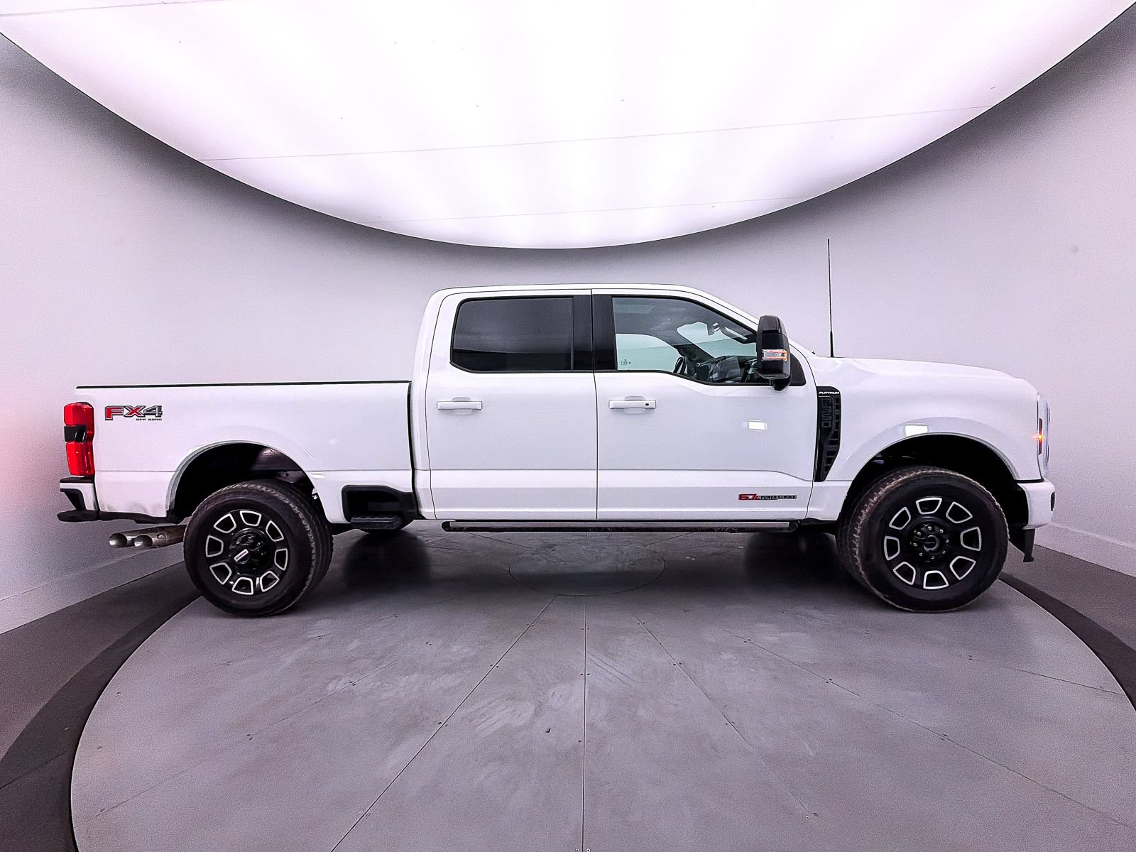 Used 2025 Ford F350 Platinum AWD/4WD image 45