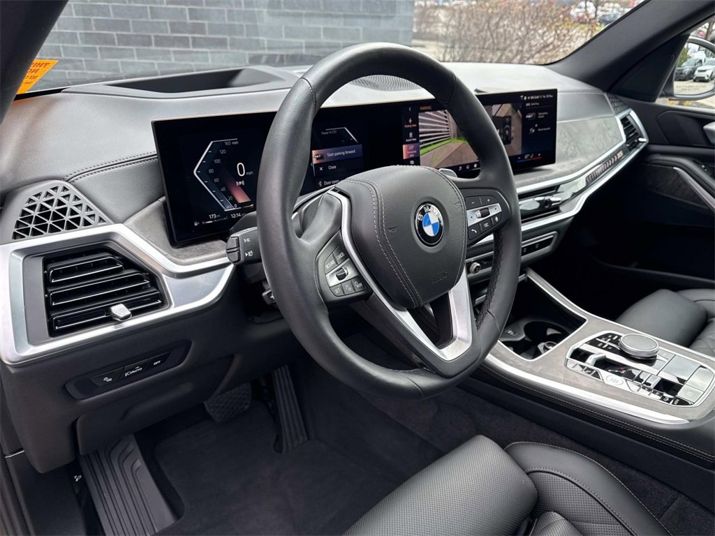 Used 2024 BMW X5 xDrive40i w/ Parking Assistance Package image 21