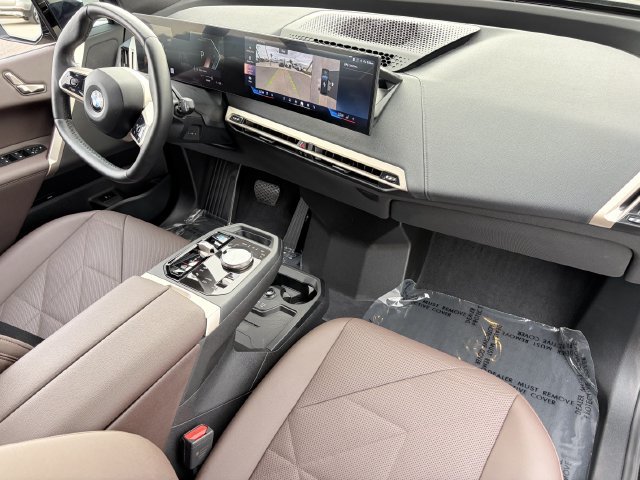 Certified 2026 BMW iX xDrive45 w/ Premium Package AWD/4WD image 14