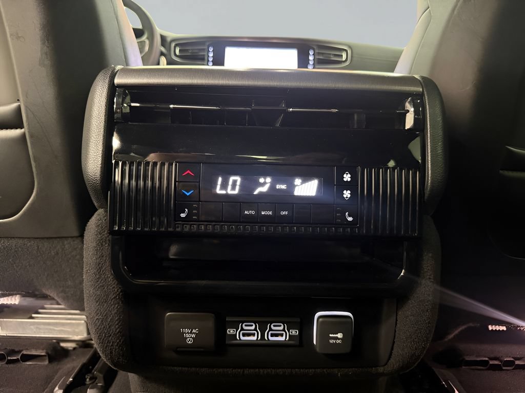 Used 2023 Jeep Wagoneer Series II w/ Convenience Group I AWD/4WD image 28