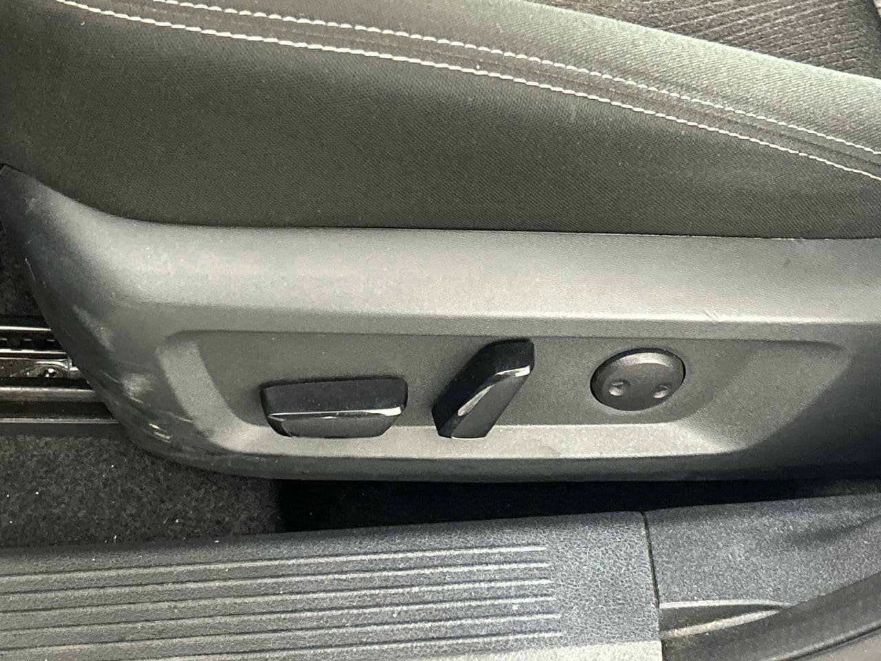 Used 2025 Nissan Rogue SV FWD image 19