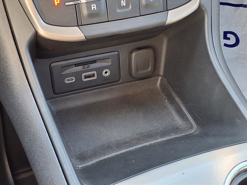 Used 2023 GMC Terrain Denali w/ Black Diamond Edition image 9