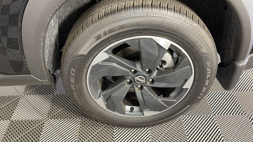 New 2025 Nissan Rogue SV image 31