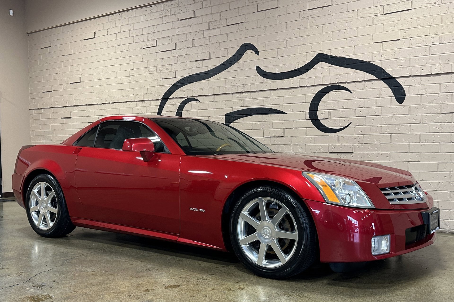 Used 2005 Cadillac XLR image 2