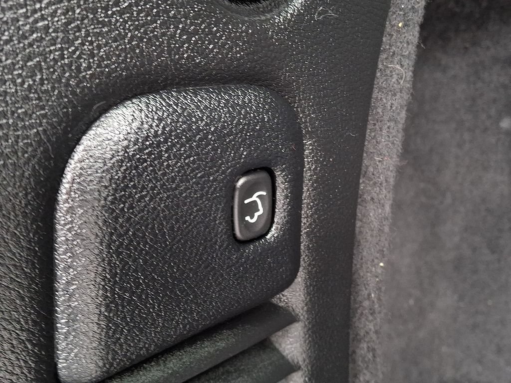 Used 2022 Dodge Durango R/T w/ Blacktop Package AWD/4WD image 31