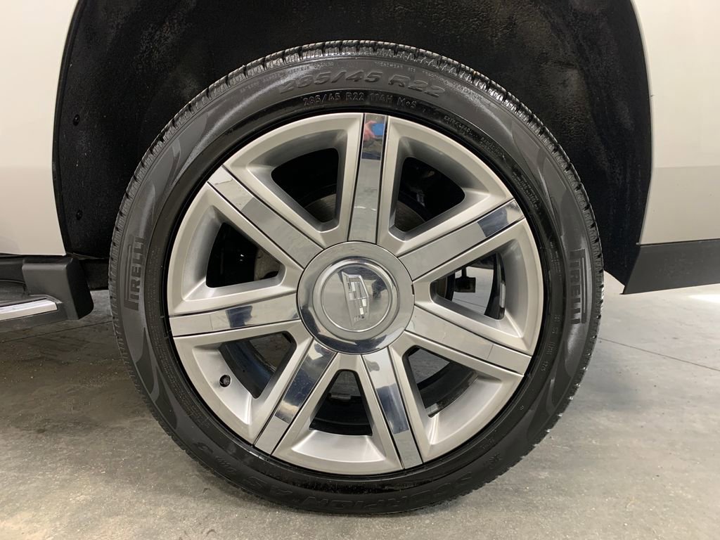 Used 2016 Cadillac Escalade Luxury image 25