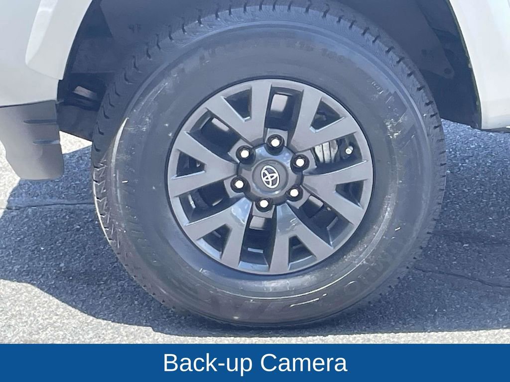 Used 2022 Toyota Tacoma SR5 w/ Technology Package RWD image 11