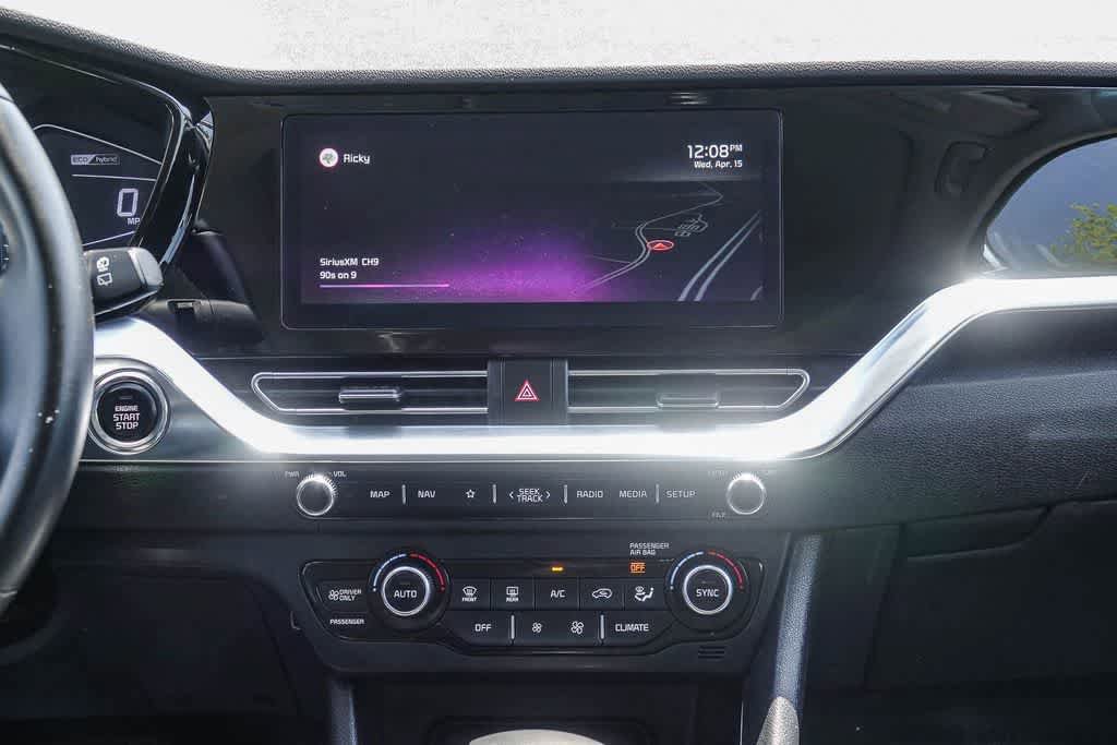 Certified 2022 Kia Niro Touring Special Edition FWD image 12