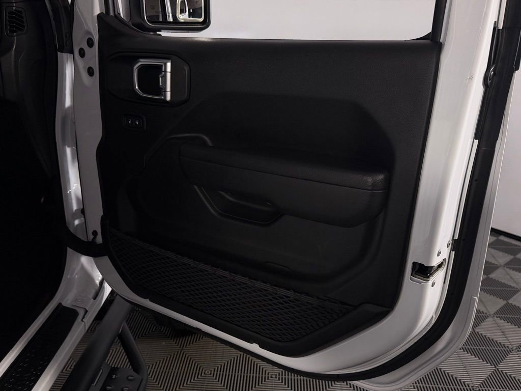 Used 2023 Jeep Wrangler Sport image 34