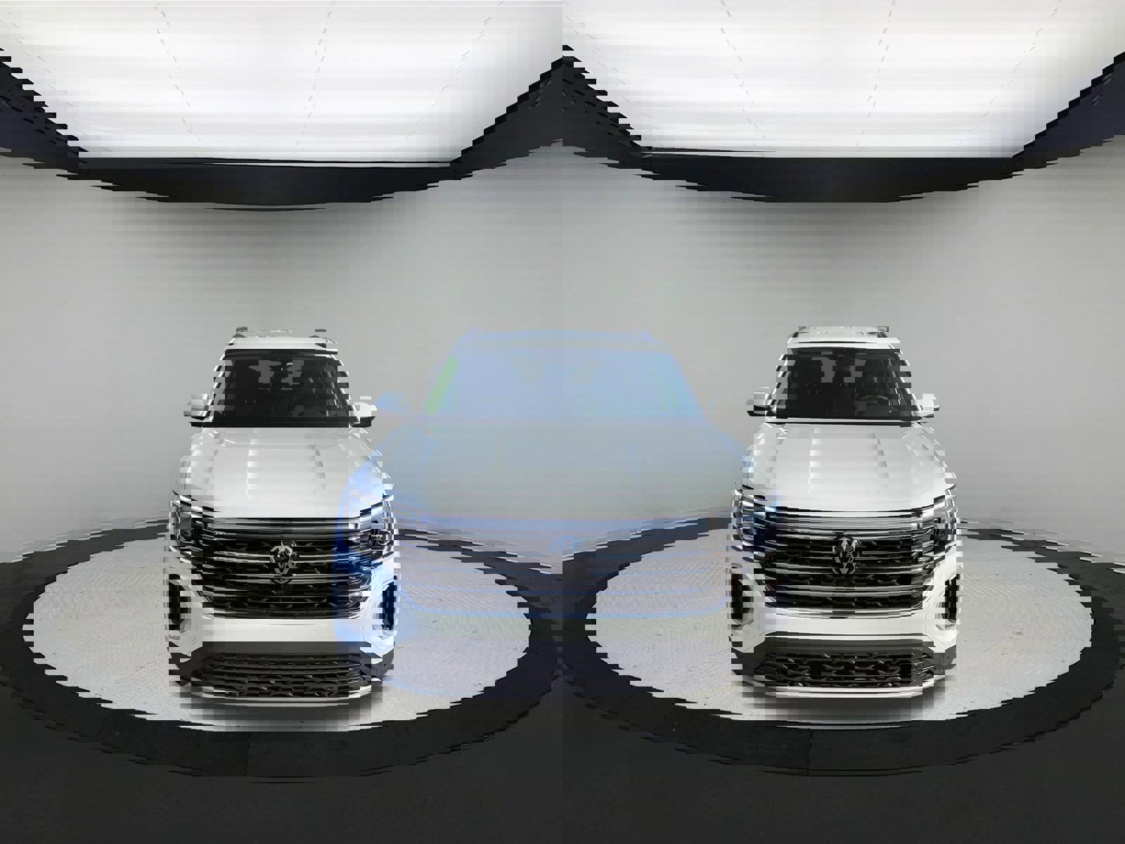 Used 2024 Volkswagen Atlas SE image 3