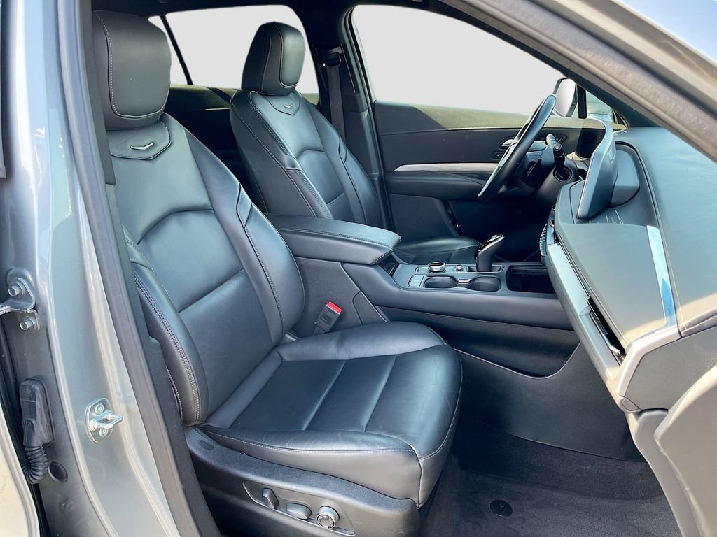 Certified 2025 Cadillac XT4 Premium Luxury image 33